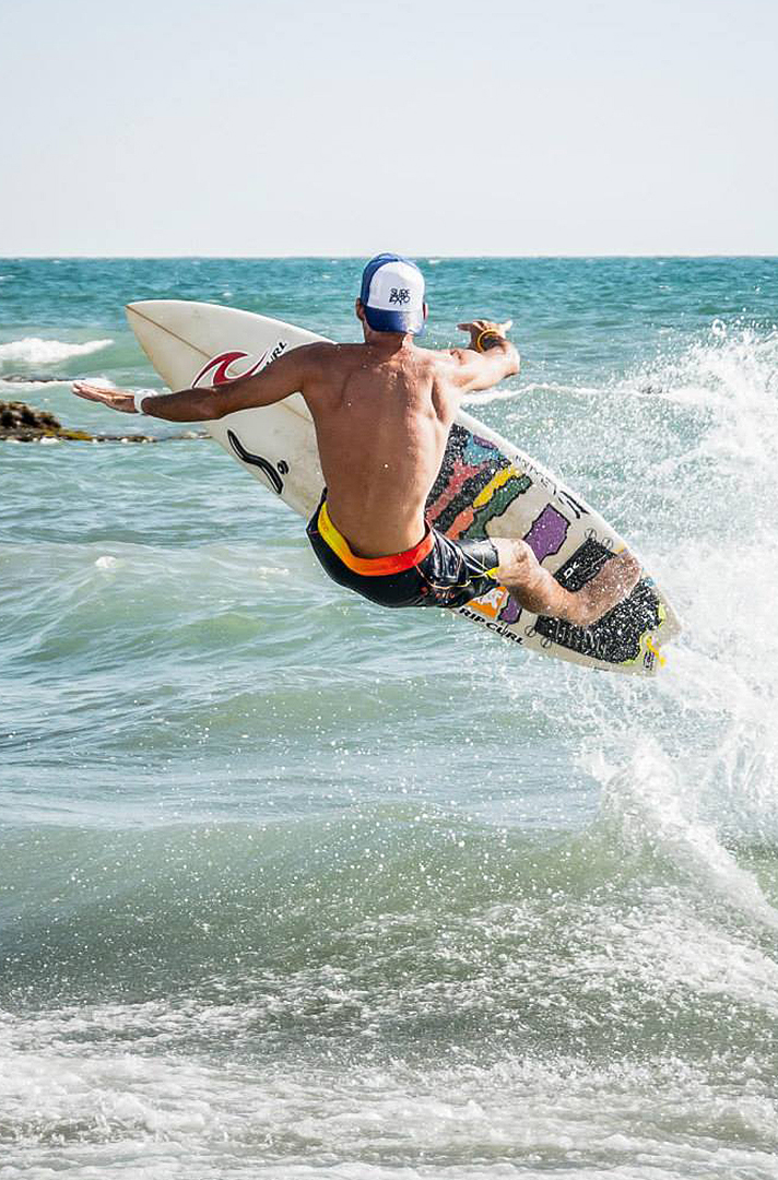 Surfing in Banzai Beach